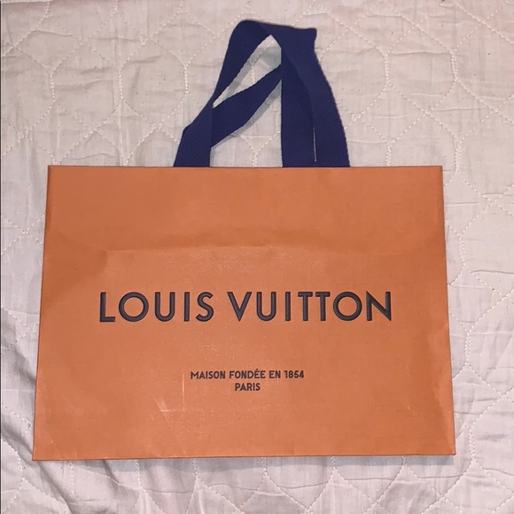 Louis Vuitton gift bag - Picture 1 of 5